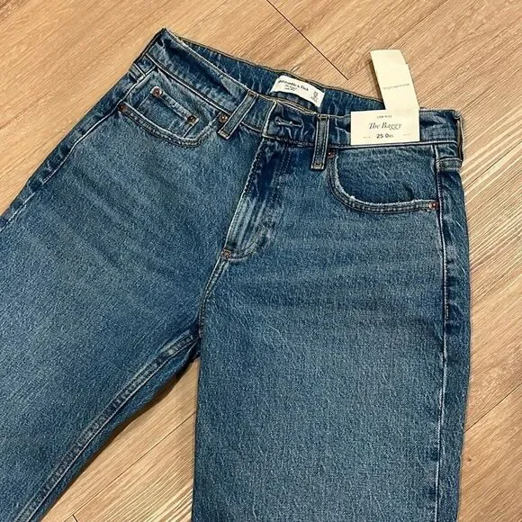 Abercrombie & Fitch • The baggy low rise jean - Picture 12 of 13